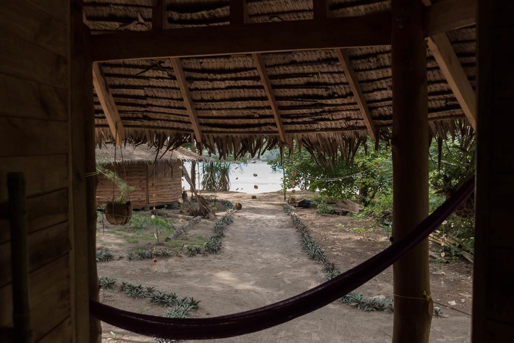 Tawan Bar And Bungalow Hotel Ko Phra Thong Zewnętrze zdjęcie