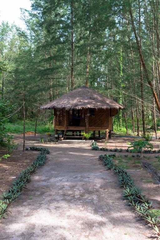 Tawan Bar And Bungalow Hotel Ko Phra Thong Zewnętrze zdjęcie