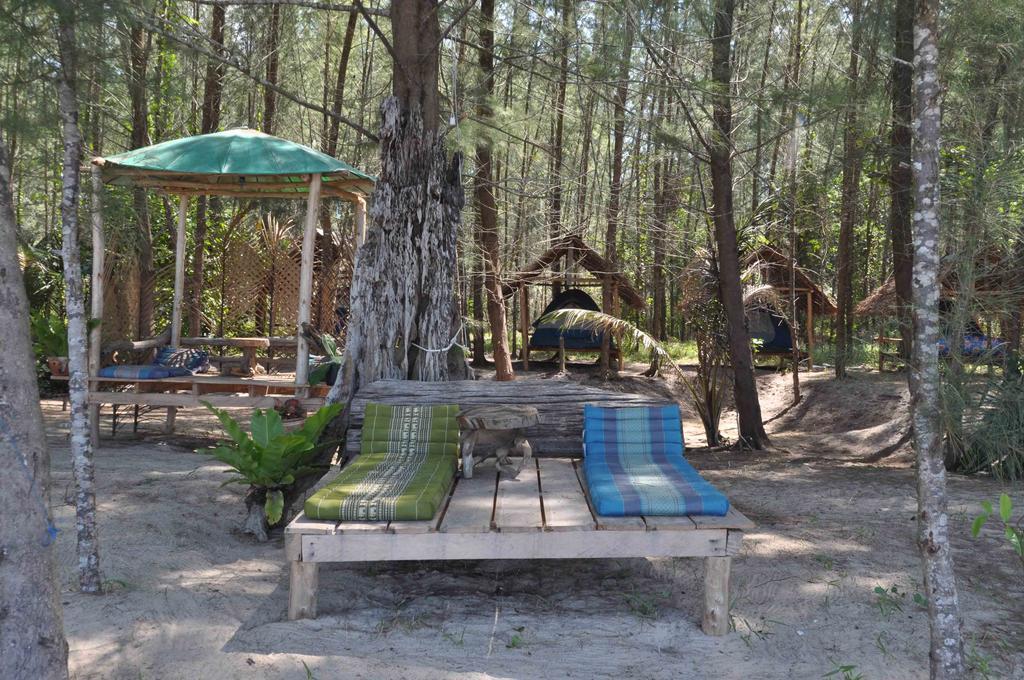 Tawan Bar And Bungalow Hotel Ko Phra Thong Zewnętrze zdjęcie