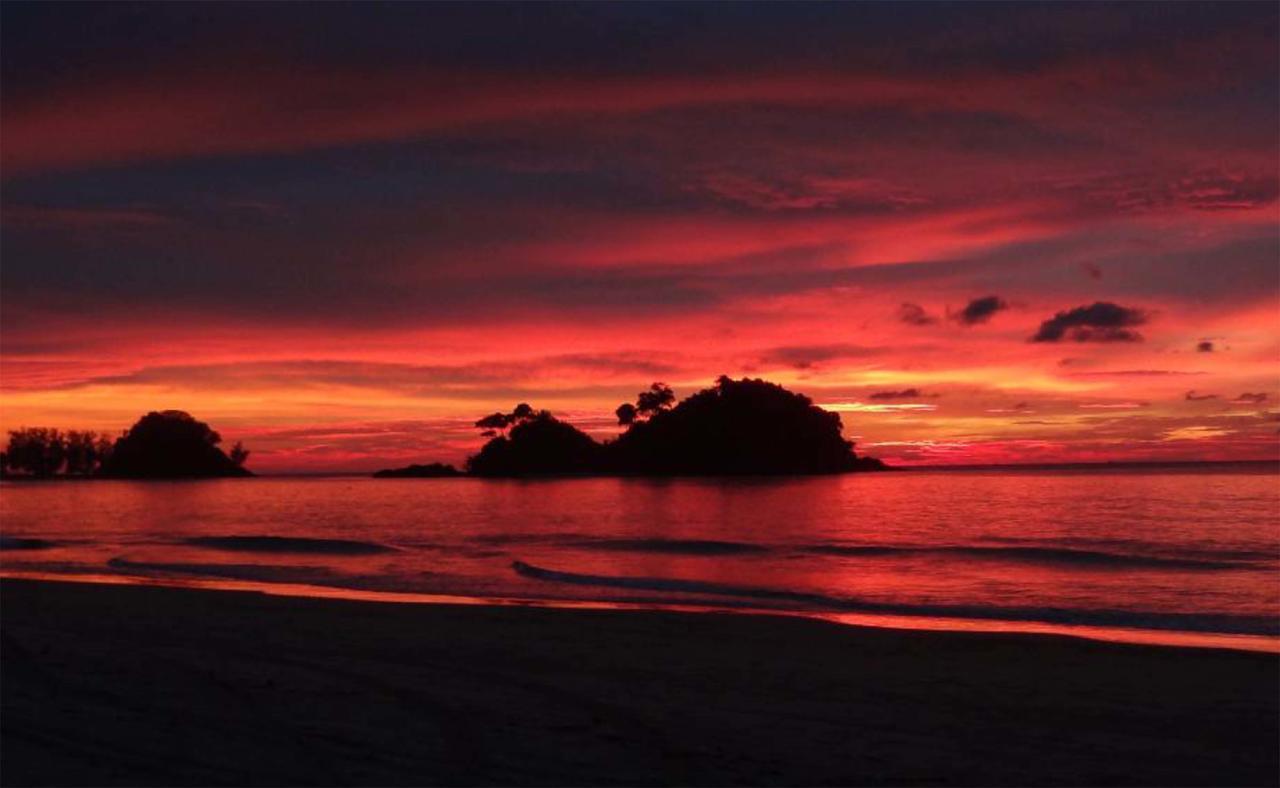 Tawan Bar And Bungalow Hotel Ko Phra Thong Zewnętrze zdjęcie
