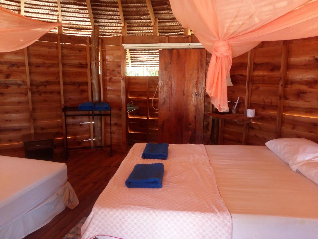 Tawan Bar And Bungalow Hotel Ko Phra Thong Zewnętrze zdjęcie
